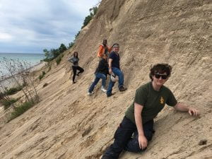 2021 Fossil group scales the bluff at Sheridan Park